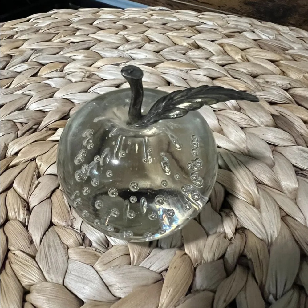 VINTAGE CLEAR ART GLASS APPLE BRASS STEM PAPERWEIGHT CONTROLLED BUBBLES